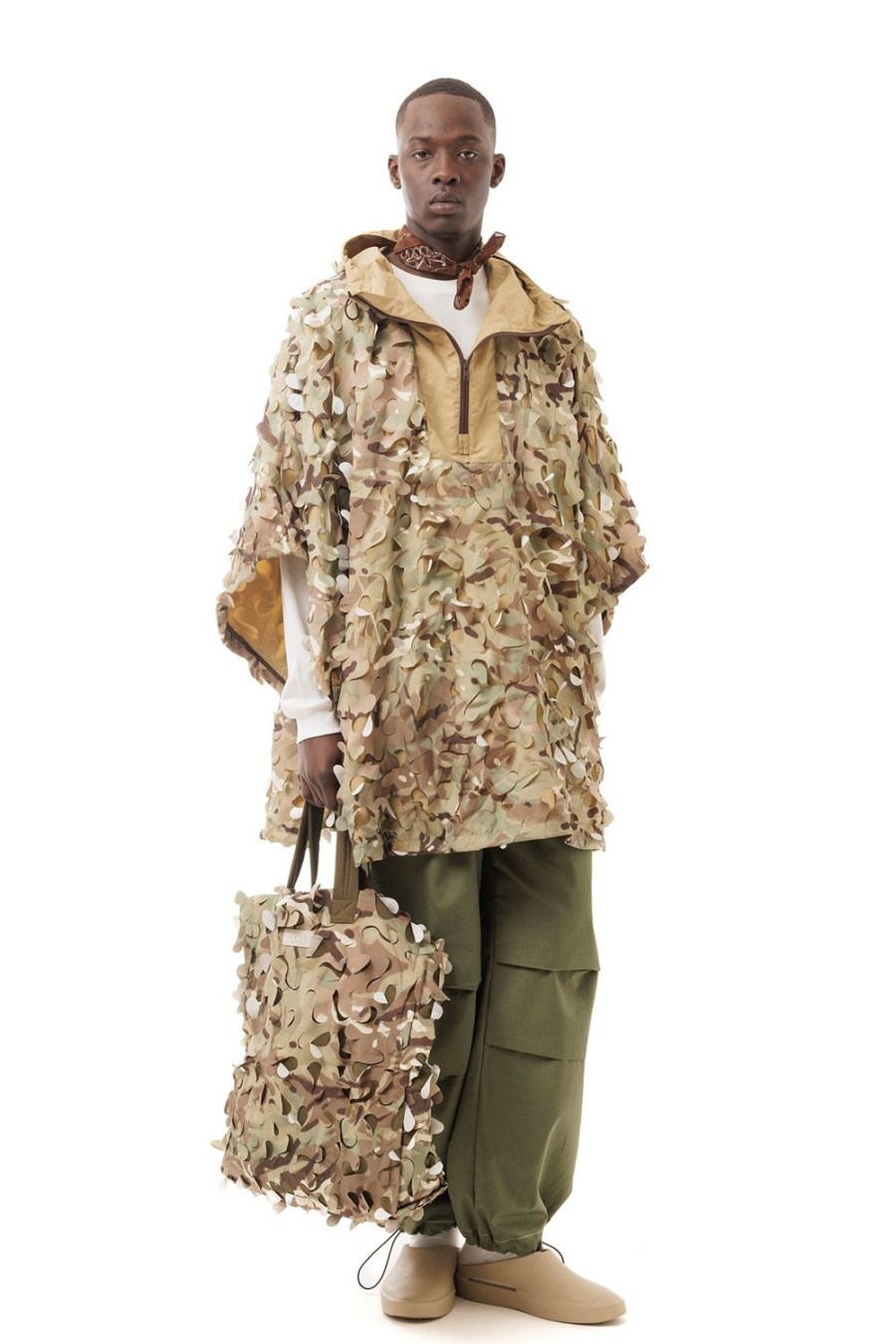 Abbigliamento LC23 | Laserated Nylon Camo Beige Cape Coat